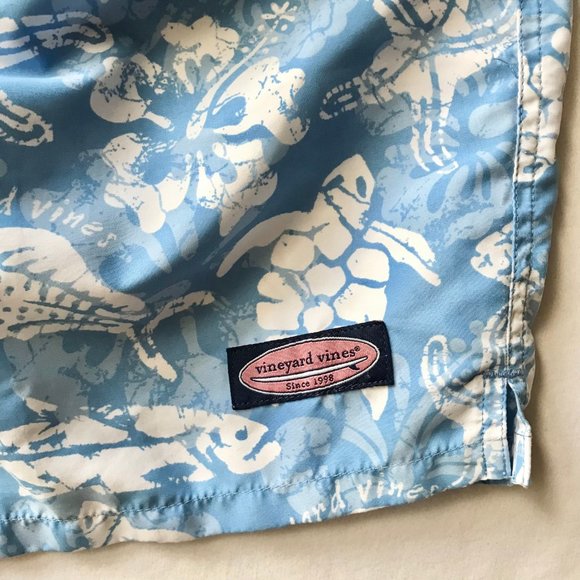 Vineyard Vines Swim Trunks Mens Size XL 18 Blue Bathing Suit Turtle Fish Dolphin - Picture 5 of 16